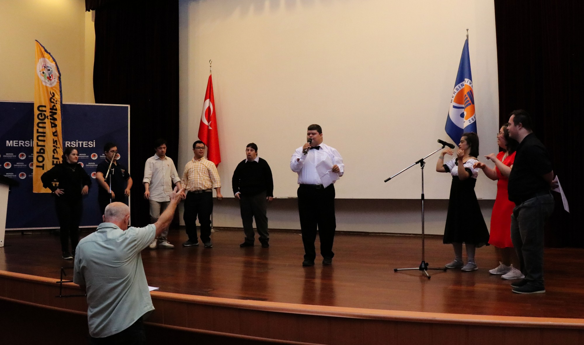 &Ouml;zel Eğitim &Ouml;ğrencilerinden İlham Veren Sahne: Trizomik Buluşmalar Vol. 4 detayı için tıklayınız