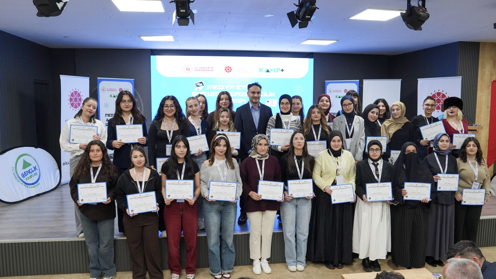 Gen&ccedil; Gazeteciler Antalya&rsquo;da Buluştu detayı için tıklayınız