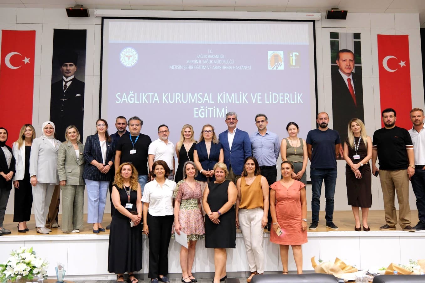 İletişim Fak&uuml;ltesi &Ouml;ğretim &Uuml;yelerimizden Sağlık Y&ouml;neticilerine Kurumsal Kimlik ve Liderlik Eğitimi detayı için tıklayınız